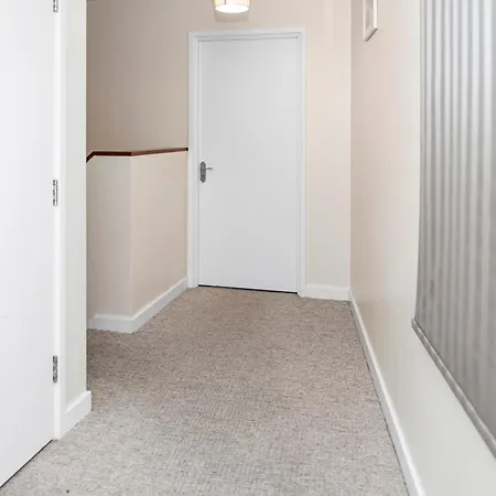 Comfy Apartment 5 Min Walk To Barking Station Exterior photo