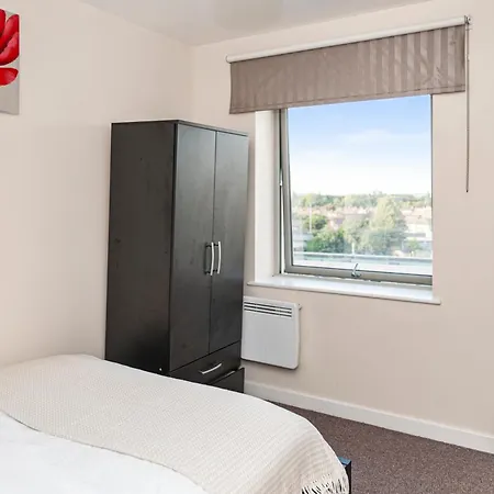 Comfy Apartment 5 Min Walk To Barking Station Exterior photo