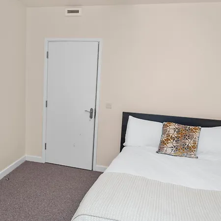 Comfy Apartment 5 Min Walk To Barking Station Exterior photo