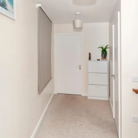 Comfy Apartment 5 Min Walk To Barking Station Exterior photo
