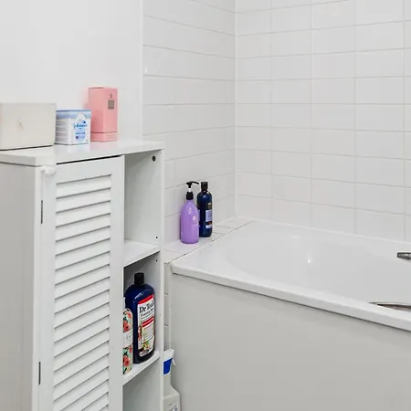 Comfy Apartment 5 Min Walk To Barking Station Exterior photo