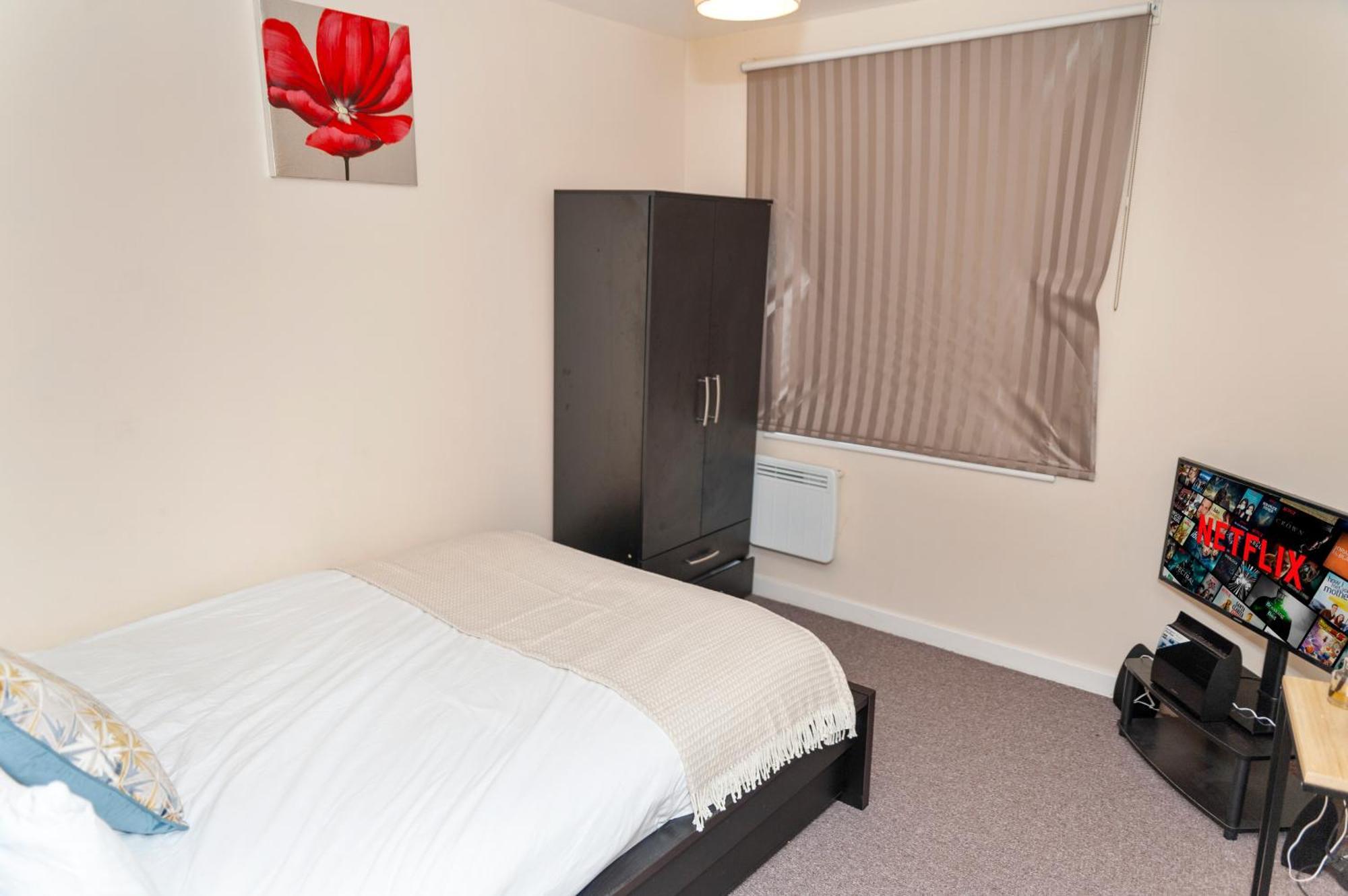 Comfy 5 Min Walk To Barking Station *
