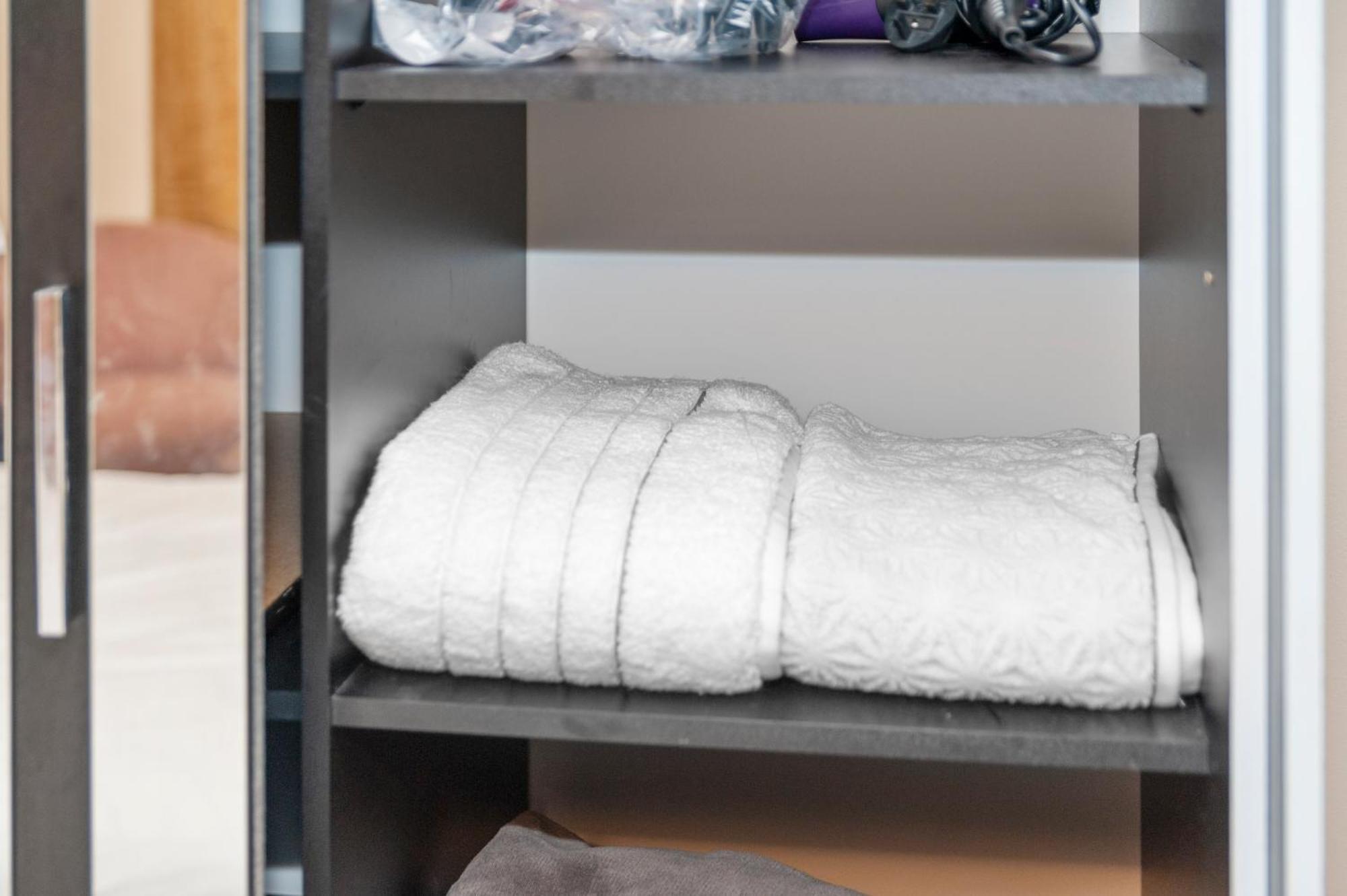 Comfy 5 Min Walk To Barking Station Apartment *