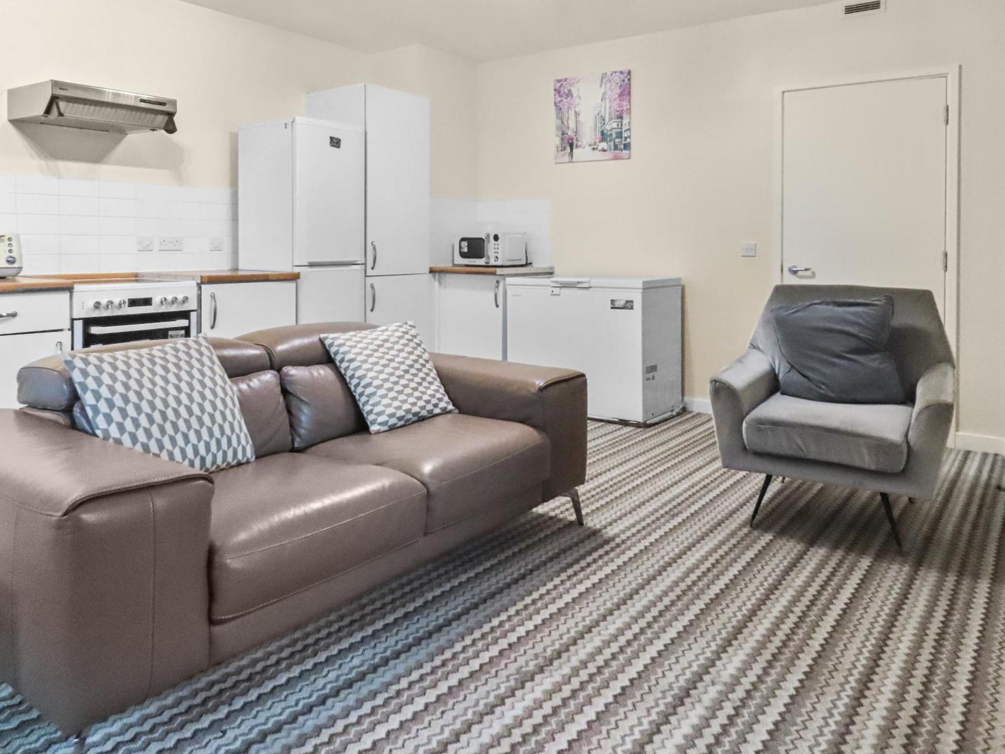 Comfy 5 Min Walk To Barking Station