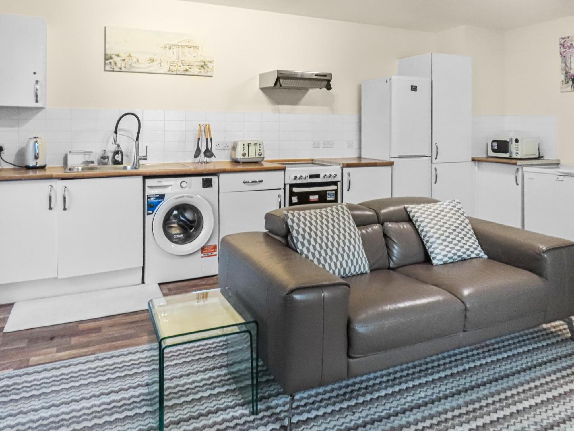Comfy 5 Min Walk To Barking Station