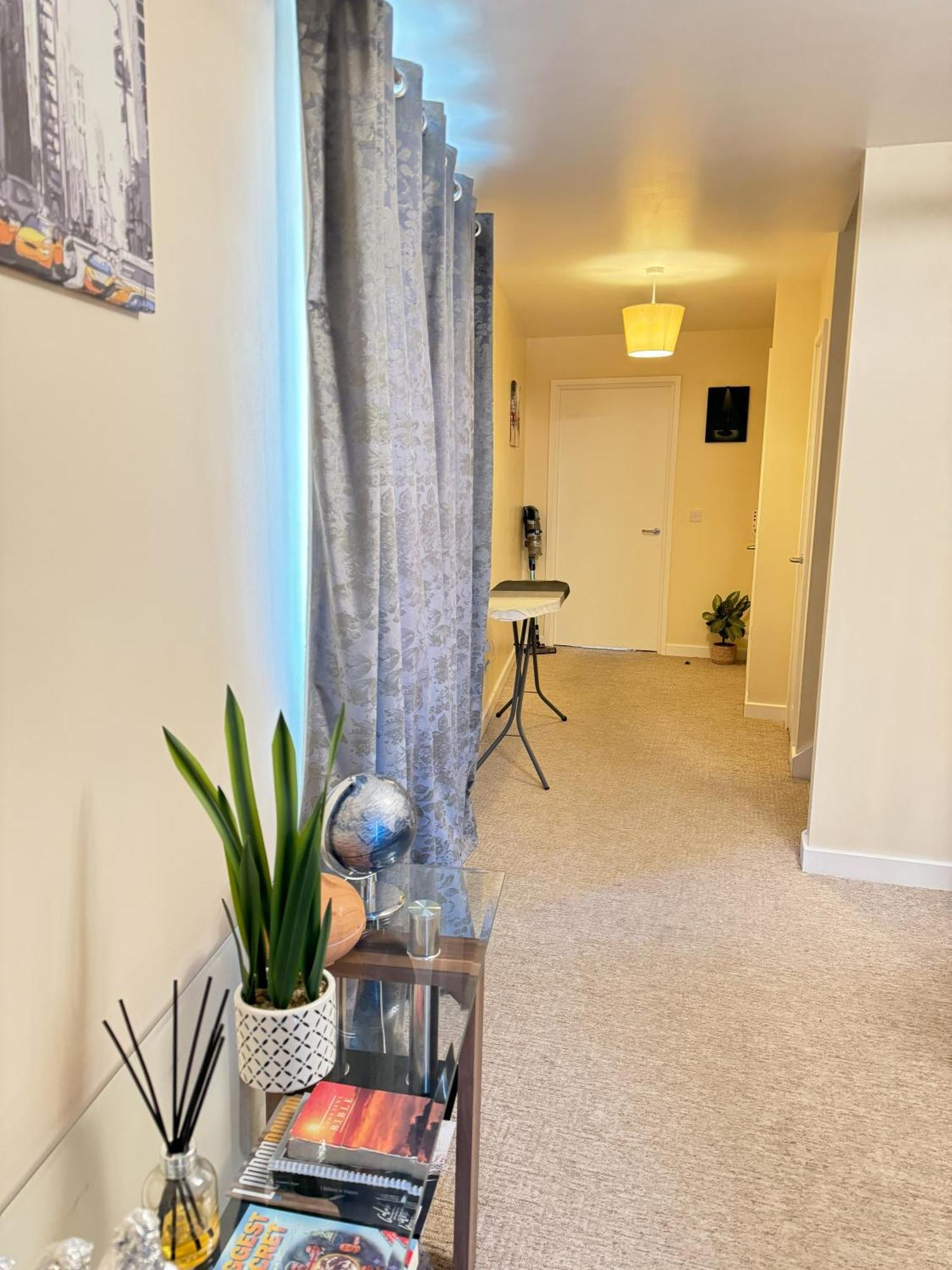 Apartment Comfy 5 Min Walk To Barking Station Barking (Greater London)